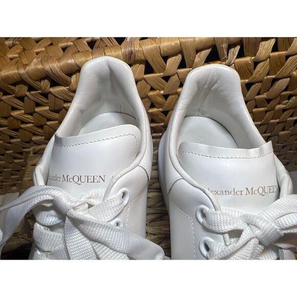 Alexander McQueen Men’s Oversized Sneaker - EU 43 / US 10 - Picture 5 of 8